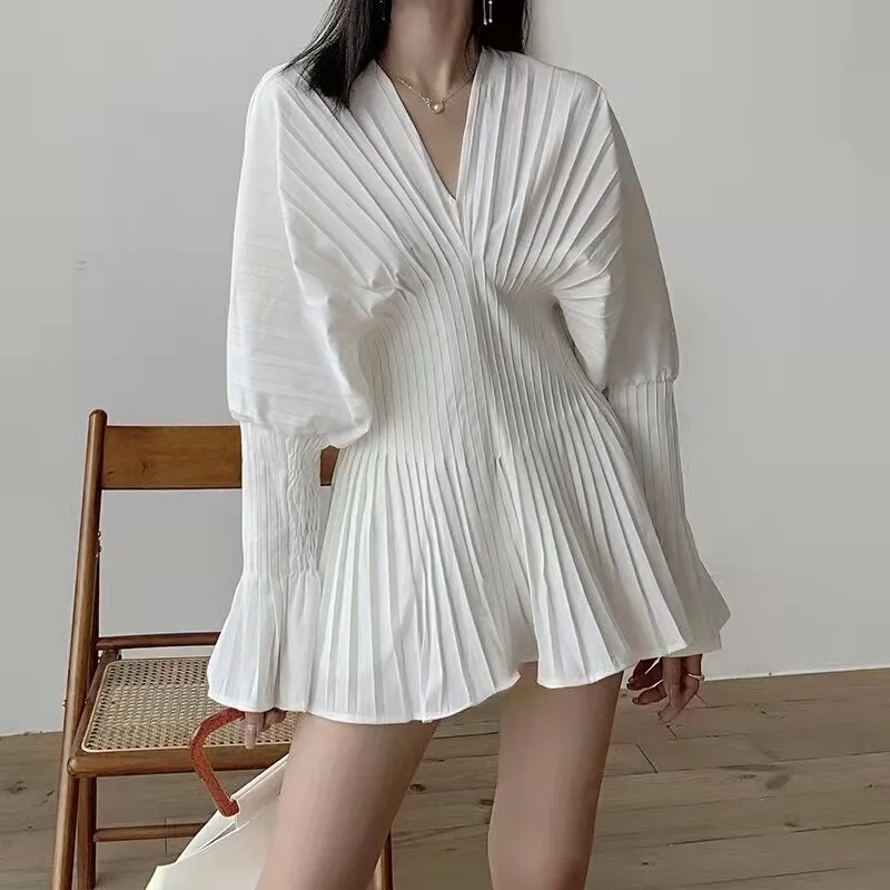 Elegant Women Loose White V-Neck Pleated Shirts Female Full Sleeve Tops Blouses Casual Blusas