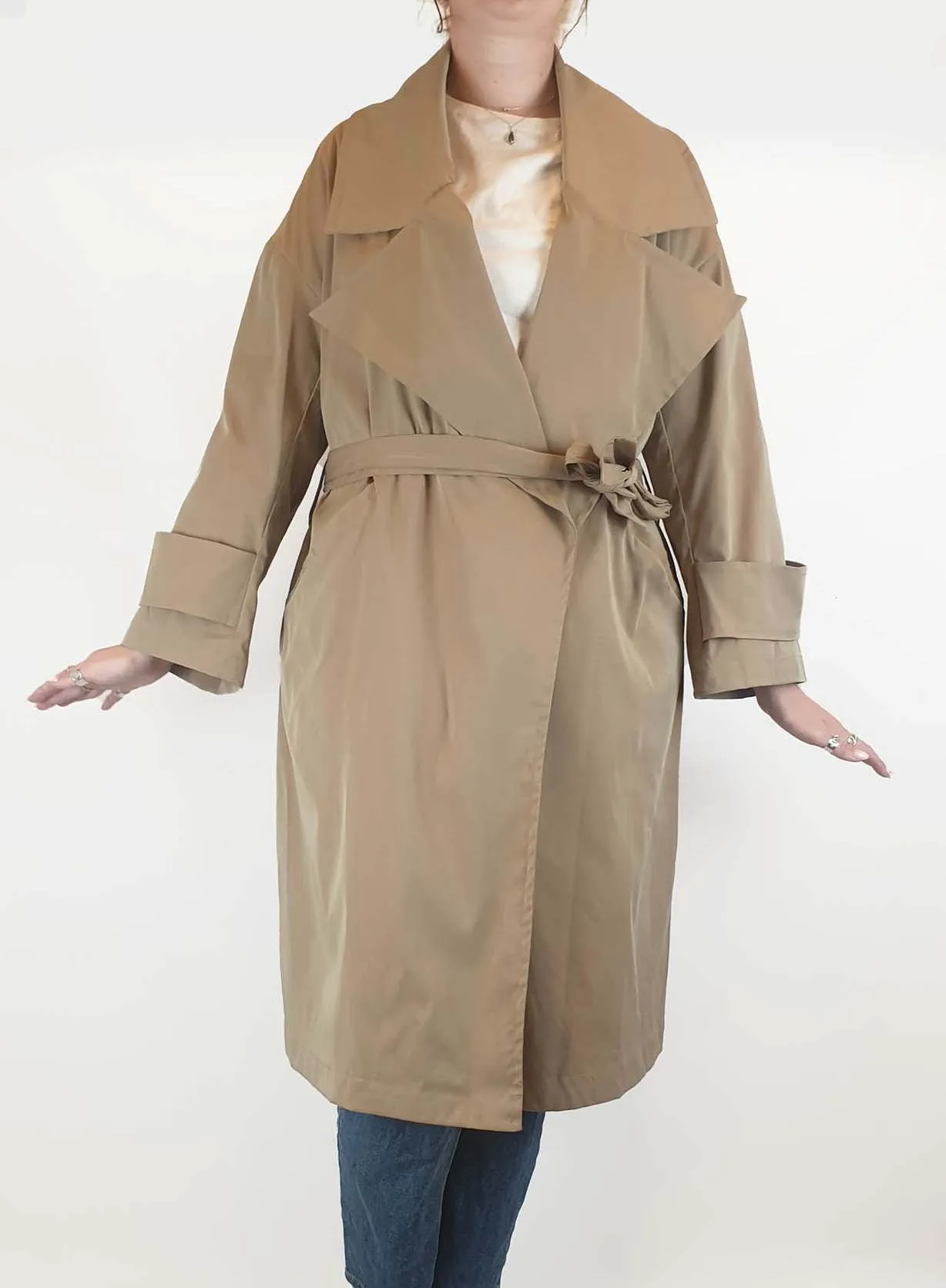 Fate   Becker tan trench coat size M/L