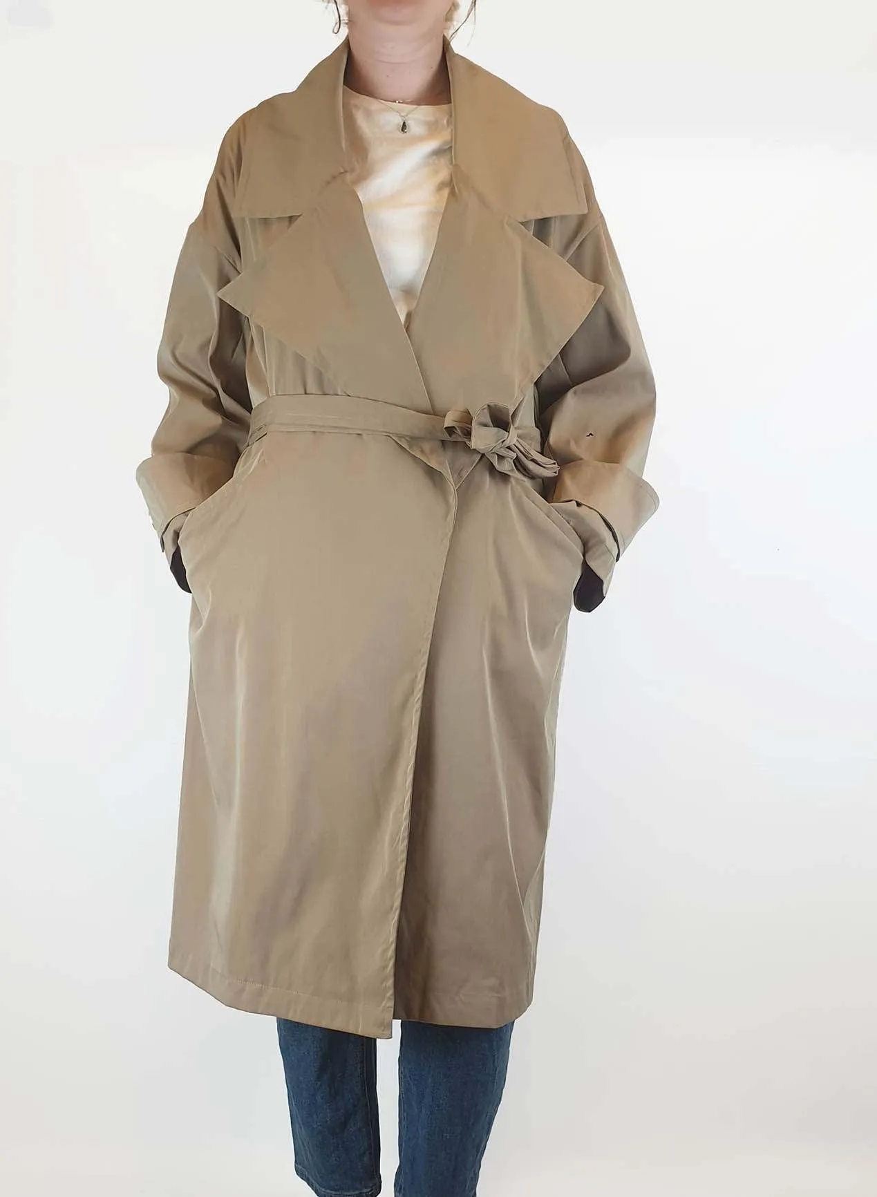 Fate   Becker tan trench coat size M/L