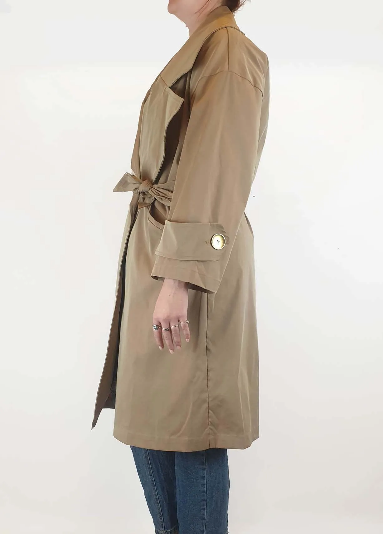 Fate   Becker tan trench coat size M/L