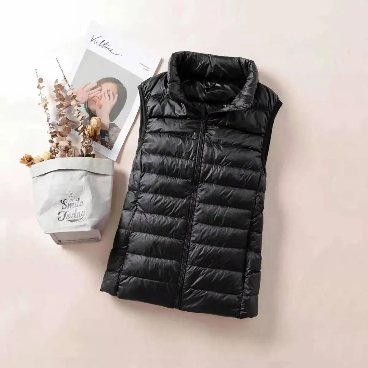 Lightweight Women's Ultra-Light Down Vest - Slim Fit Sleeveless Jacket, Portable Windproof Waistcoat for All Seasons